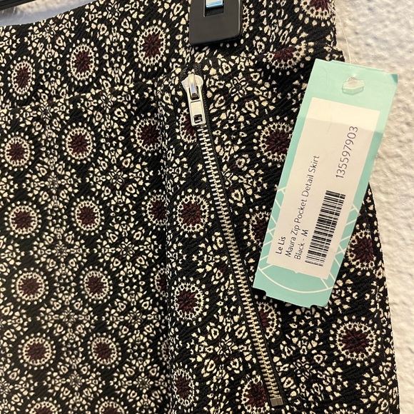 Le Lis Black and White Geometric Pencil Skirt - Picture 4 of 10